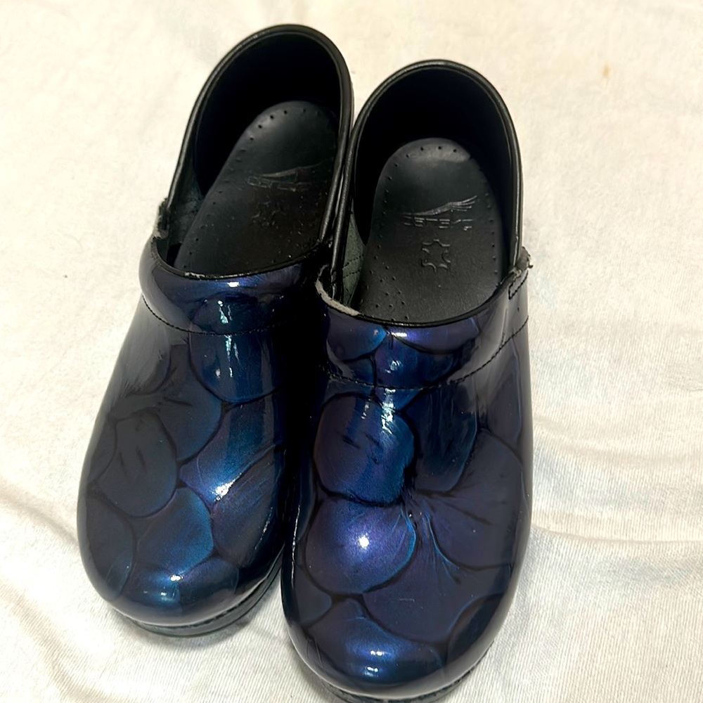 Dansko Blue clogs. Size 39. GUC